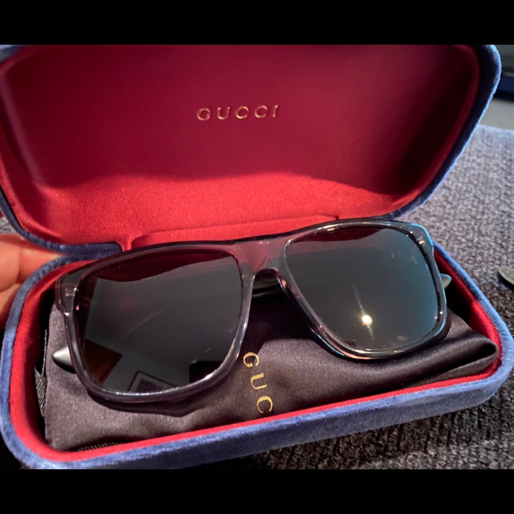 MEN’S GUCCI OVERSIZED WAYFARER SUNGLASSES
